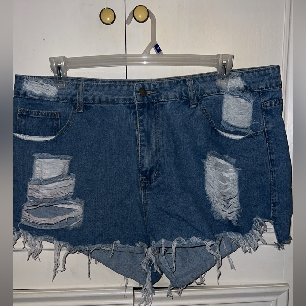 Women’s denim short shorts